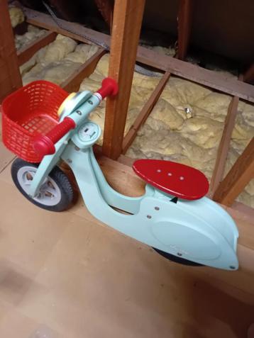 Loopfiets janod. Vespa model., Kinderen en Baby's, Speelgoed | Buiten | Voertuigen en Loopfietsen, Ophalen, Zo goed als nieuw