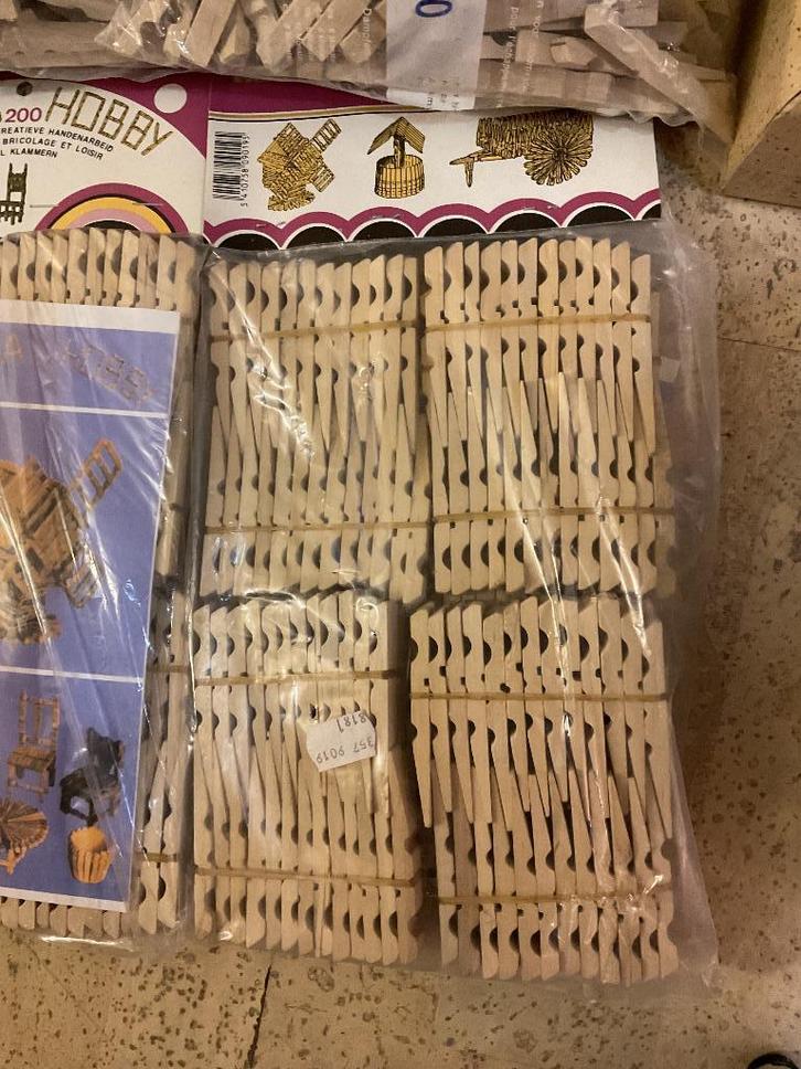 200 halve wasknijpers, Hobby en Vrije tijd, Knutselen, Zo goed als nieuw, Ophalen of Verzenden