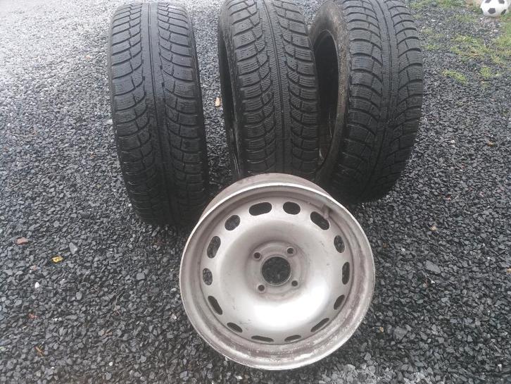 3 WINTERBANDEN + 4 STALEN VELGEN AUTO PEUGEOT - CITROEN, Auto-onderdelen, Banden en Velgen, Band(en), Winterbanden, Ophalen of Verzenden