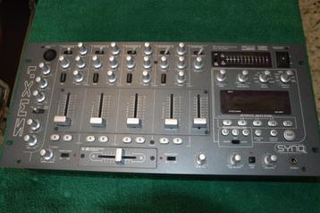 4 CONSOLES DE MIXAGE À VENDRE (PAS DE LOT)