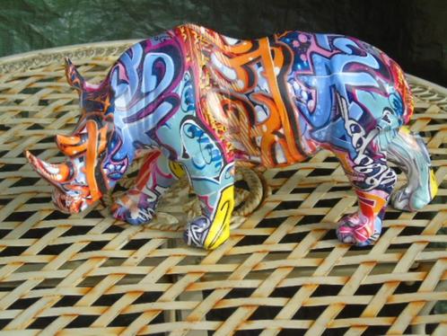 statue d un rhinocéros de couleurs art moderne en résine .., Maison & Meubles, Accessoires pour la Maison | Autre, Neuf, Enlèvement ou Envoi