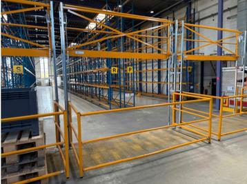 Hefpoort veiligheidshek overzetplaats pallets beschikbaar voor biedingen