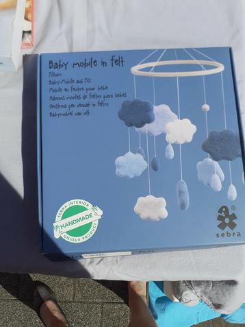 Vilten hanger wieg beschikbaar voor biedingen