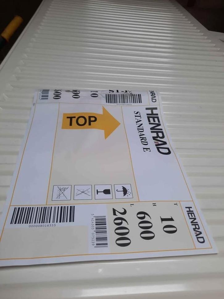 Radiator Henrad Hygiene 600 hoog x 2600 breed - type 10, Doe-het-zelf en Bouw, Verwarming en Radiatoren, Nieuw, Radiator, 800 watt of meer