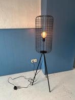 Industriële vloerlamp in zeer goede staat, Huis en Inrichting, Lampen | Vloerlampen, Ophalen, Zo goed als nieuw