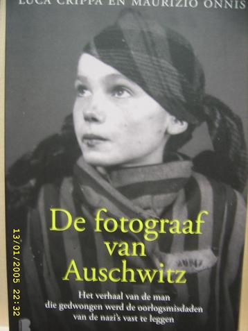 De fotograaf van Auschwitz en andere (bak 92) beschikbaar voor biedingen