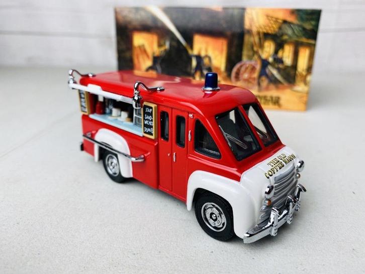 Matchbox MoY YFE16 1948 Dodge Route Van Support brandweer, Hobby en Vrije tijd, Modelauto's | 1:43, Zo goed als nieuw, Overige typen