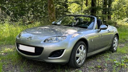 Mazda MX-5, Autos, Mazda, Particulier, Essence, Cabriolet, 2 portes, Boîte manuelle, Argent ou Gris, Noir, Cuir et Alcantara, Propulsion arrière