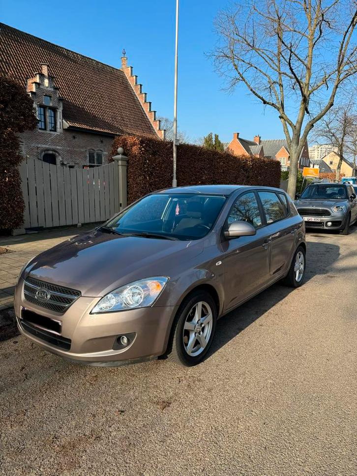 Kia Ceed 1.6 Benzine Airco Euro4 115pk Parkeersensoren, Auto's, Kia, Particulier, (Pro) Cee d, ABS, Airbags, Airconditioning, Alarm