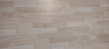 Laminaat in goede staat > 50m² beschikbaar voor biedingen