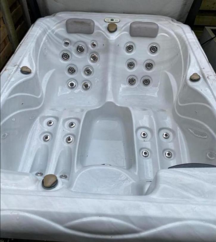 Wellis Mars | 3 persoons | Jacuzzi/Spa, Tuin en Terras, Zwembad-toebehoren, Zo goed als nieuw, Ophalen of Verzenden