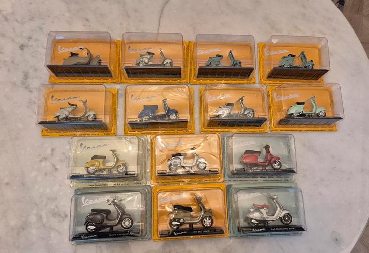 Lot van 14 schaalmodellen Vespa 1:18, Hobby en Vrije tijd, Modelauto's | 1:18, Nieuw, Ophalen of Verzenden