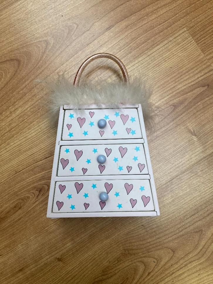 boîte à bijoux avec 3 petits tiroirs pour filles 4 ans+, Kinderen en Baby's, Speelgoed | Overig, Gebruikt, Meisje, Ophalen