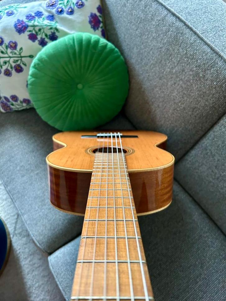 Vicente Sanchis Model 28 klassieke gitaar 70s, Muziek en Instrumenten, Snaarinstrumenten | Gitaren | Akoestisch, Zo goed als nieuw