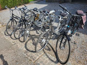 Lot de vélos, vélos pour filles et 1 vélo pour homme, 2 vélo