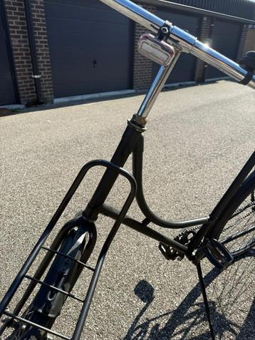 Mooie damesfiets (BLACK BEAUTY) beschikbaar voor biedingen