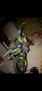 Huscqavrna 125 2 takt, Fietsen en Brommers, Ophalen, Zo goed als nieuw