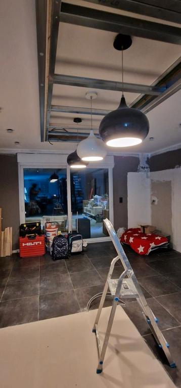 Lampe suspendue beschikbaar voor biedingen