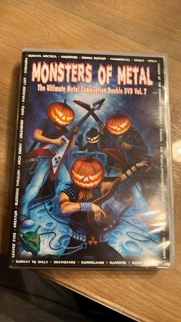 Monsters of metal vol.7