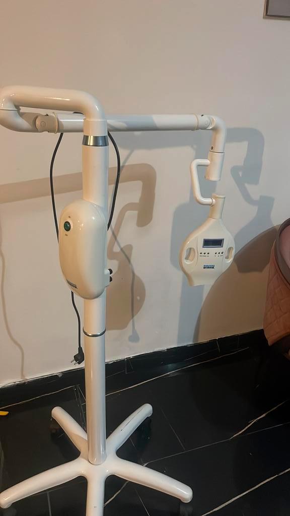 Professionele tandenbleeklamp, Diversen, Overige Diversen, Ophalen