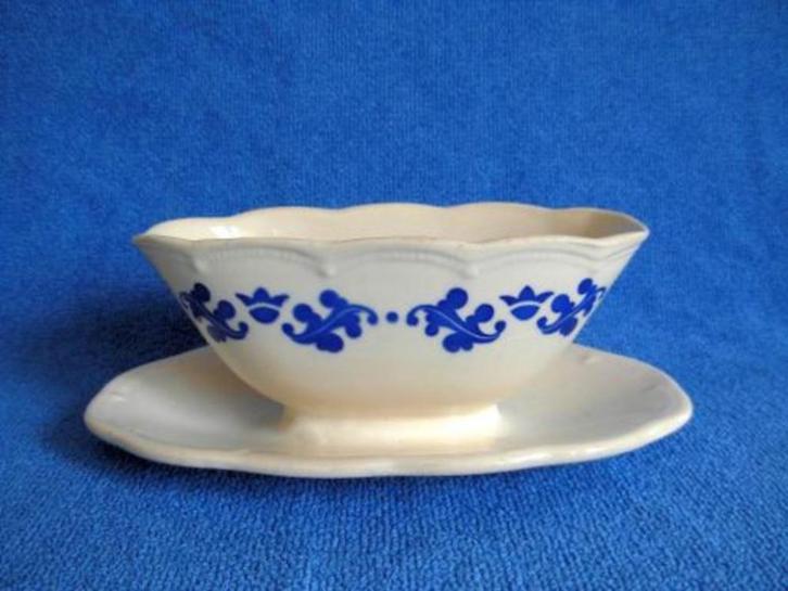 Boch sauskom met blauw eikenblad, Antiek en Kunst, Antiek | Servies los, Ophalen of Verzenden