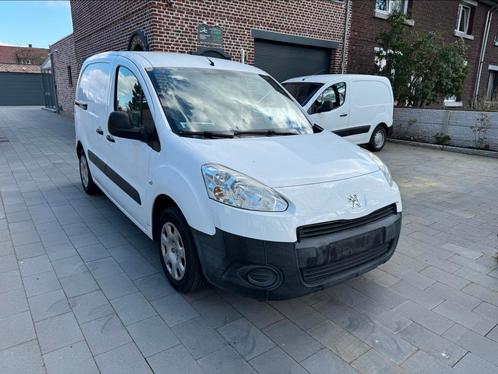 Peugeot Partner 1.6 eHDI, Auto's, Peugeot, Particulier, Partner, Alarm, Diesel, Euro 5, 4 deurs, Automaat, Wit, Grijs, Stof, Ophalen