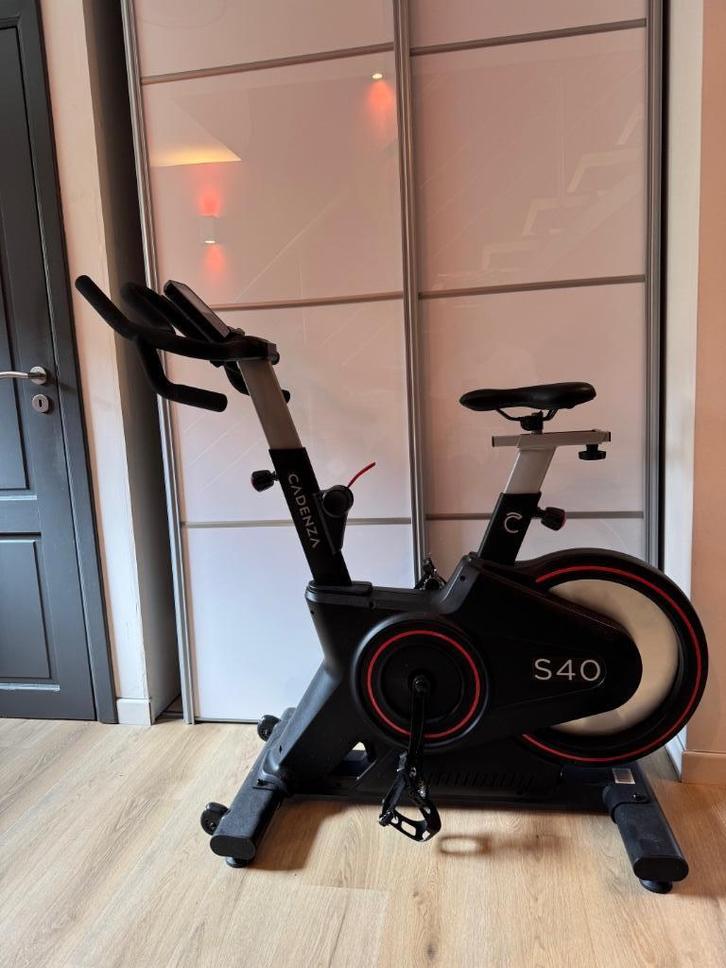 Vélo smart bike Spinning route Cadenza S40, Sport en Fitness, Fitnessapparatuur, Zo goed als nieuw, Hometrainer, Benen, Metaal