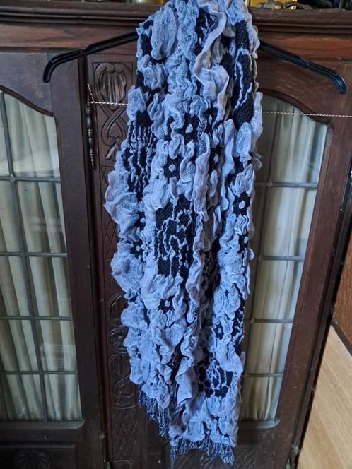 Écharpe en viscose, Kleding | Dames, Mutsen, Sjaals en Handschoenen, Zo goed als nieuw, Sjaal, Ophalen of Verzenden