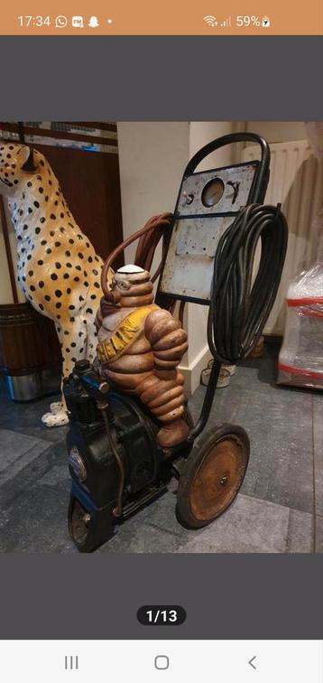 Antieke michelin bibendum compressor  beschikbaar voor biedingen