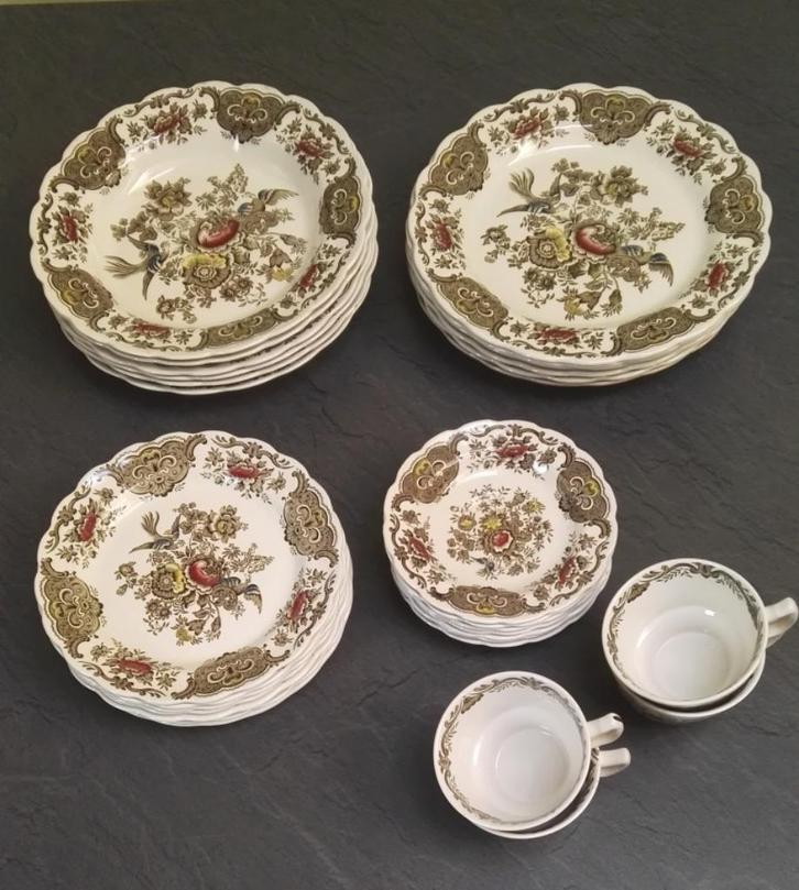 Servies in porselein, Huis en Inrichting, Keuken | Servies, Zo goed als nieuw, Bord(en), Overige stijlen, Porselein, Ophalen