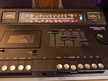 vintage ITT stereo 5100 casette/radio player + luidsprekers beschikbaar voor biedingen