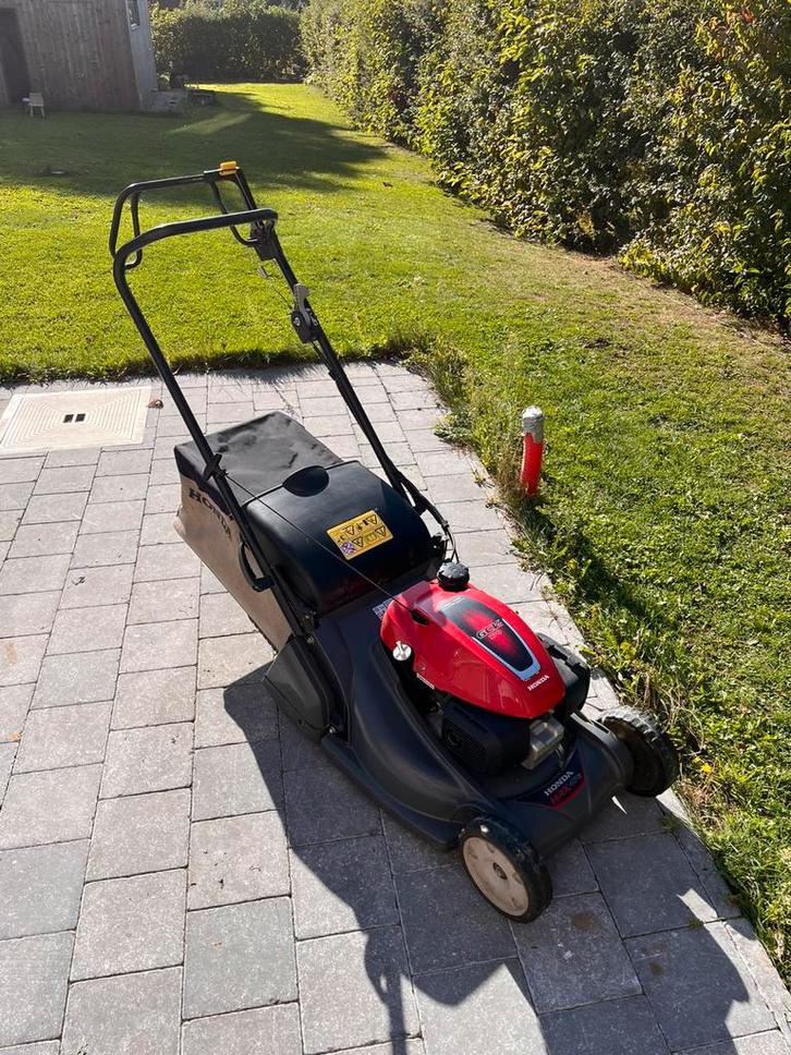 Honda HRX 476 QY, Tuin en Terras, Grasmaaiers, Zo goed als nieuw, Benzine-grasmaaier, 40 t/m 49 cm, Kooimesmaaier, Opvangzak, Ophalen