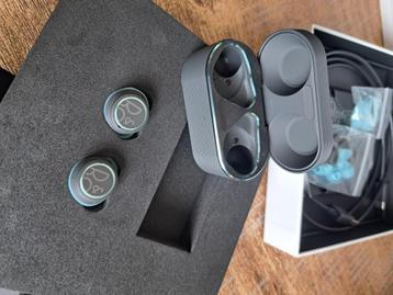 BANG & OLUFSEN E8 SPORT beschikbaar voor biedingen