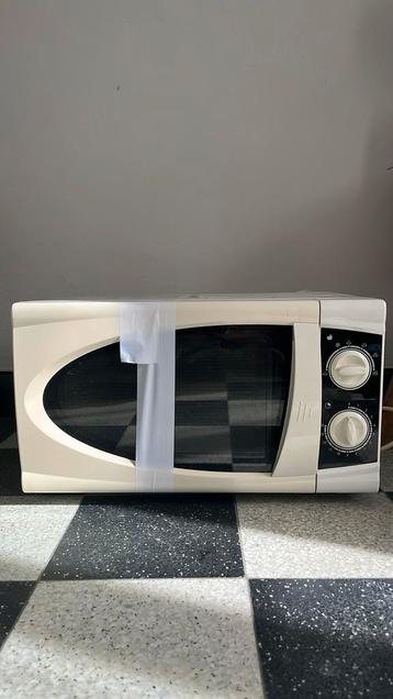 Micro-ondes gratuit, Electroménager, Enlèvement, Utilisé, 45 à 60 cm, Micro-ondes