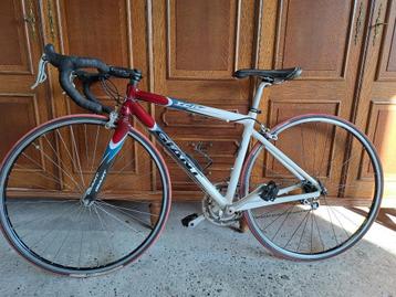 koersfiets beschikbaar voor biedingen