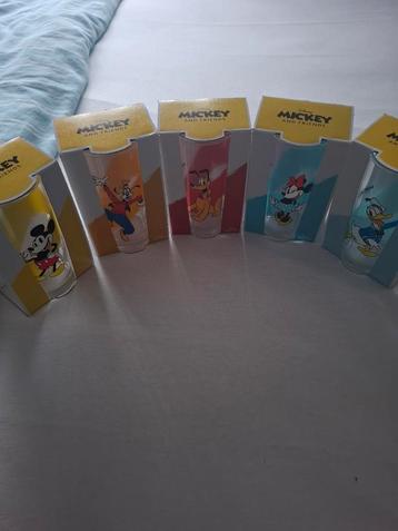 Volledige collectie Mickey and friends Glazen + een mok beschikbaar voor biedingen