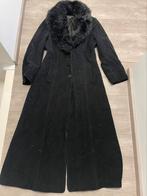 Lange zwarte mantel 36, Kleding | Dames, Ophalen of Verzenden, Zo goed als nieuw