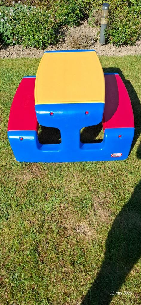 Picknicktafel Litlle Tikes, Kinderen en Baby's, Speelgoed | Speeltafels, Zo goed als nieuw, Ophalen
