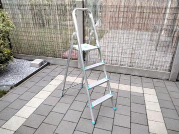 ALUMINIUM Ladder , 4 treden  (igst) beschikbaar voor biedingen