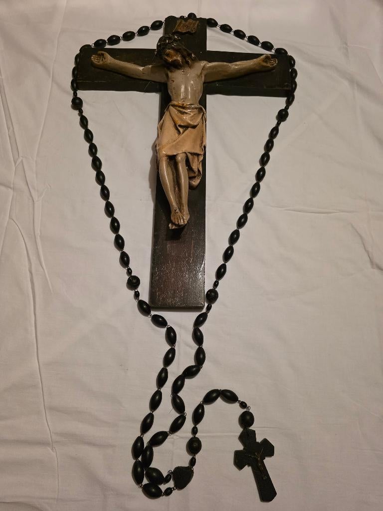 Oud kruisbeeld met houten paternoster, Antiek en Kunst, Ophalen