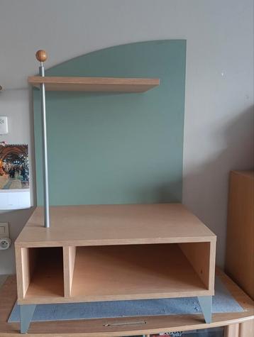 Kast 76 x 51.5 x 120.5 beschikbaar voor biedingen