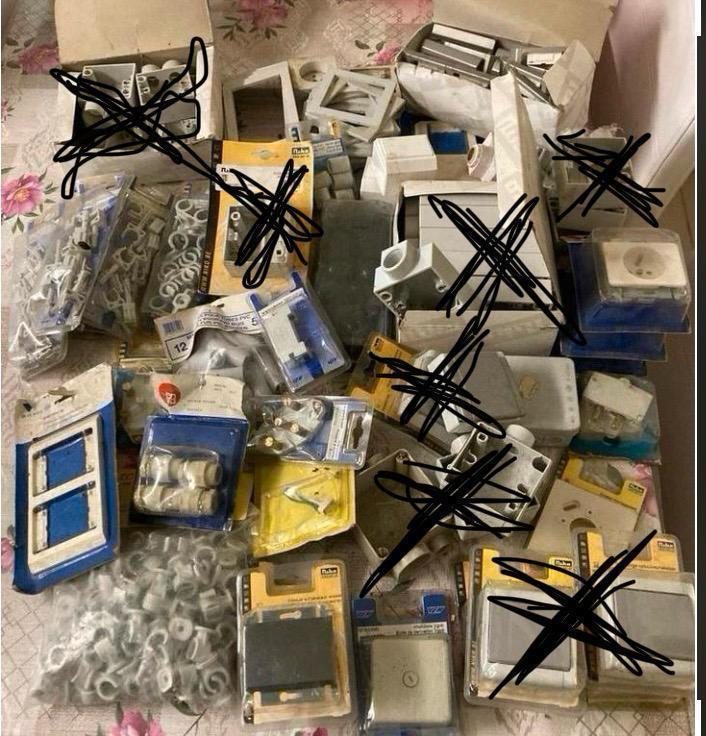 Groot pakket elektriciteit meerderheid niko., Doe-het-zelf en Bouw, Elektriciteit en Kabels, Overige typen, Ophalen