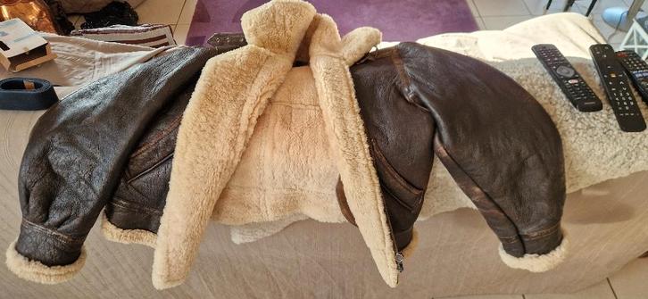 Veste d'hiver👍The US- PiLOT BOMBERJACKET👍t:L👍, Vêtements | Hommes, Vestes | Hiver, Comme neuf, Taille 52/54 (L), Enlèvement ou Envoi