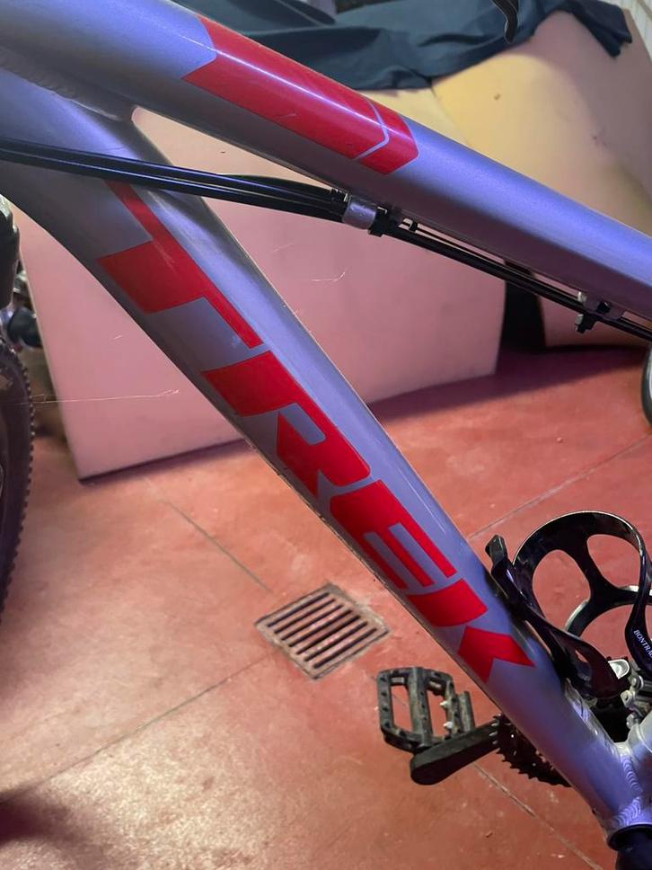 Velo Trek en parfait état, Vélos & Vélomoteurs, Vélos | VTT & Mountainbikes, Trek, VTT semi-rigide, Enlèvement