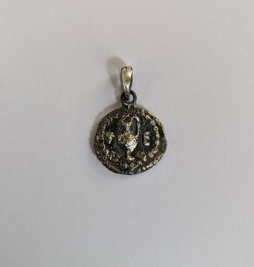Hanger gemaakt van de oude Griekse zilveren munt Tetrobolus 