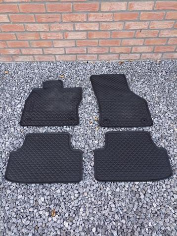 Set de 4 tapis en caoutchouc pour VOLKSWAGEN Golf 7, Enlèvement, Utilisé