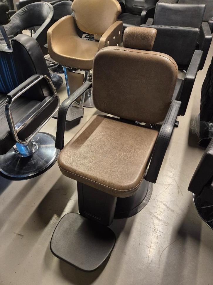 Luca Rossini knipstoel goede staat barbierstoel kappersstoel, Huis en Inrichting, Woonaccessoires | Overige, Zo goed als nieuw