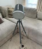 Staande lamp, filmset design, Huis en Inrichting, Lampen | Vloerlampen, Ophalen, 100 tot 150 cm, Zo goed als nieuw, Glas
