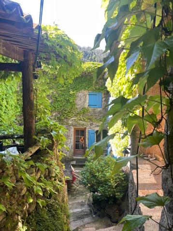 Maison de hameau avec vue imprenable sur la vallée  beschikbaar voor biedingen