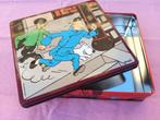 Tintin Tchang Snowy Lotus blauw rood draak lotus metalen doo, Ophalen of Verzenden, Zo goed als nieuw, Koek(jes), Overige merken